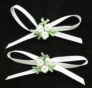 Flower Set of Two White and Green 2" x 1"