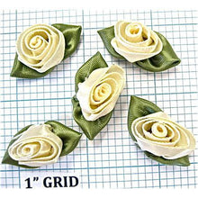 Load image into Gallery viewer, Flower Set of 5 Beige with Green Leafs