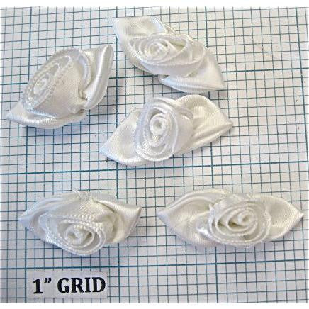 Flower set of 5 white silk 1/2"